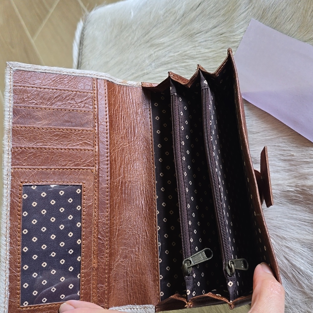 Cowhide Leather Wallet - Picture 7 of 13